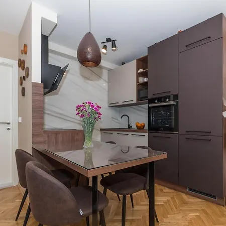 Chic Apartment Zoja Near Beach With Free Parking Makarska Exterior photo