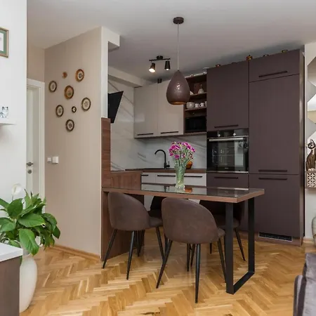 Chic Apartment Zoja Near Beach With Free Parking Makarska Exterior photo