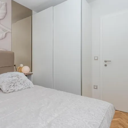Chic Apartment Zoja Near Beach With Free Parking Makarska Exterior photo