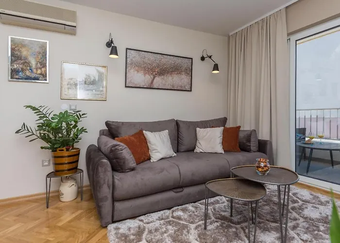 Chic Apartment Zoja Near Beach With Free Parking