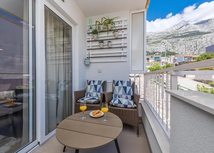 Chic Apartment Zoja Near Beach With Free Parking