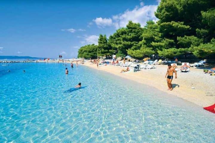 Chic Zoja Near With Free Parking Apartman Makarska